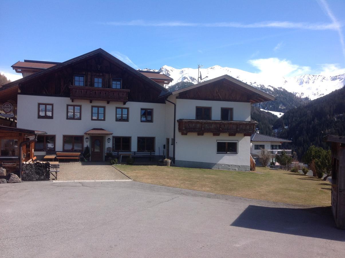 Alpengasthof Eppensteiner Navis Buitenkant foto